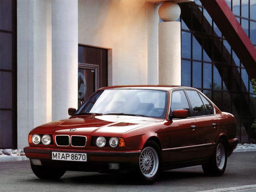  BMW 540i Sedan 1992 года  (фото 1 из 1)
